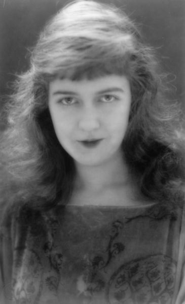 File:Dorothy Gish 2.jpg